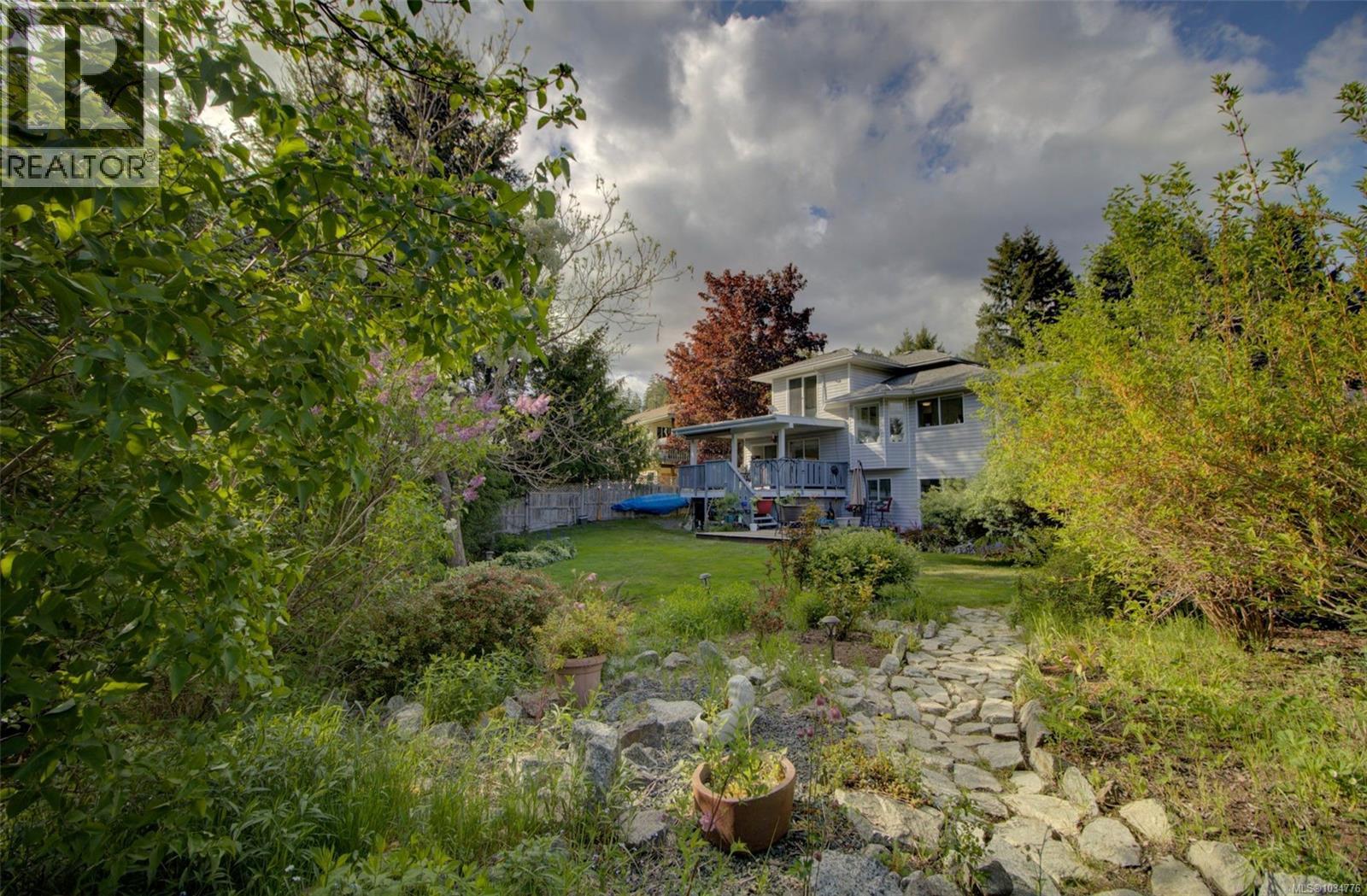 414 Donner Dr - 26