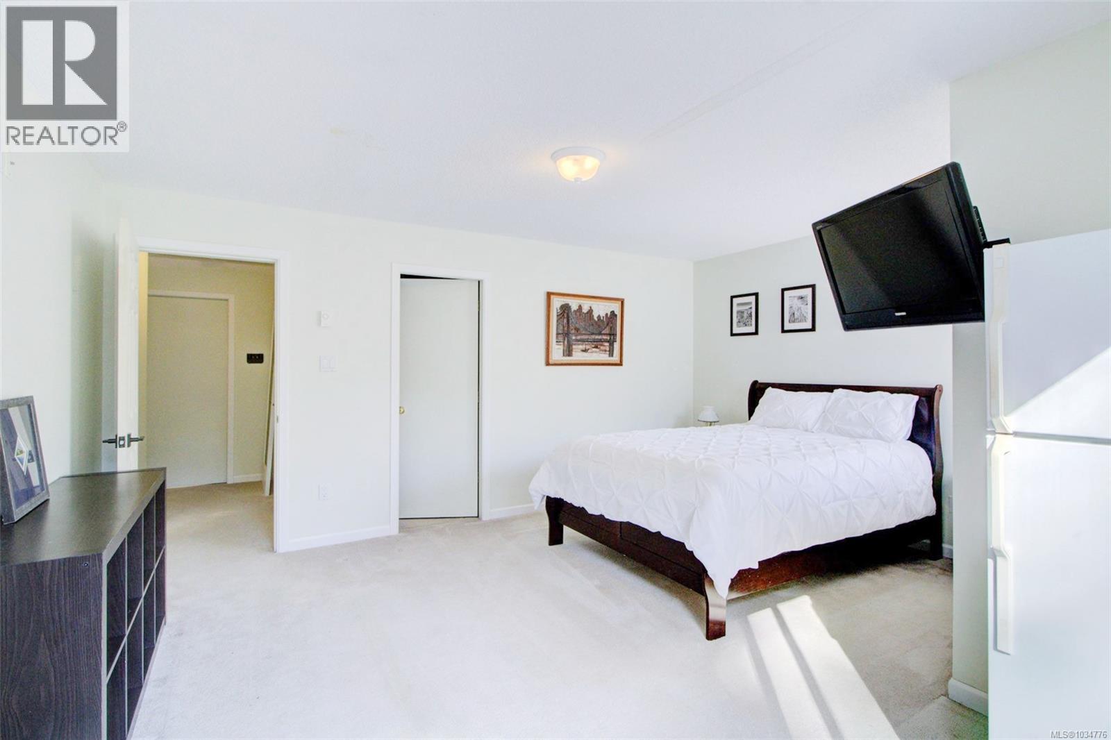 414 Donner Dr - 16