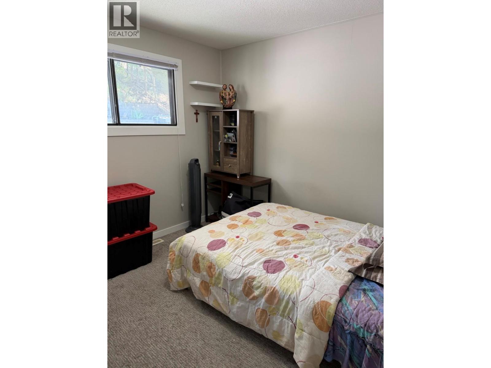647 Clifton Road - 19