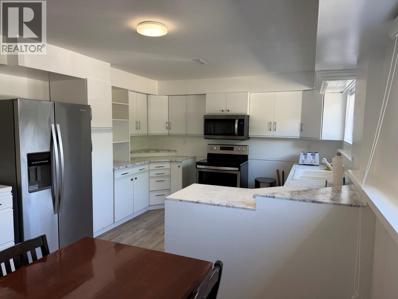 647 Clifton Road - 26