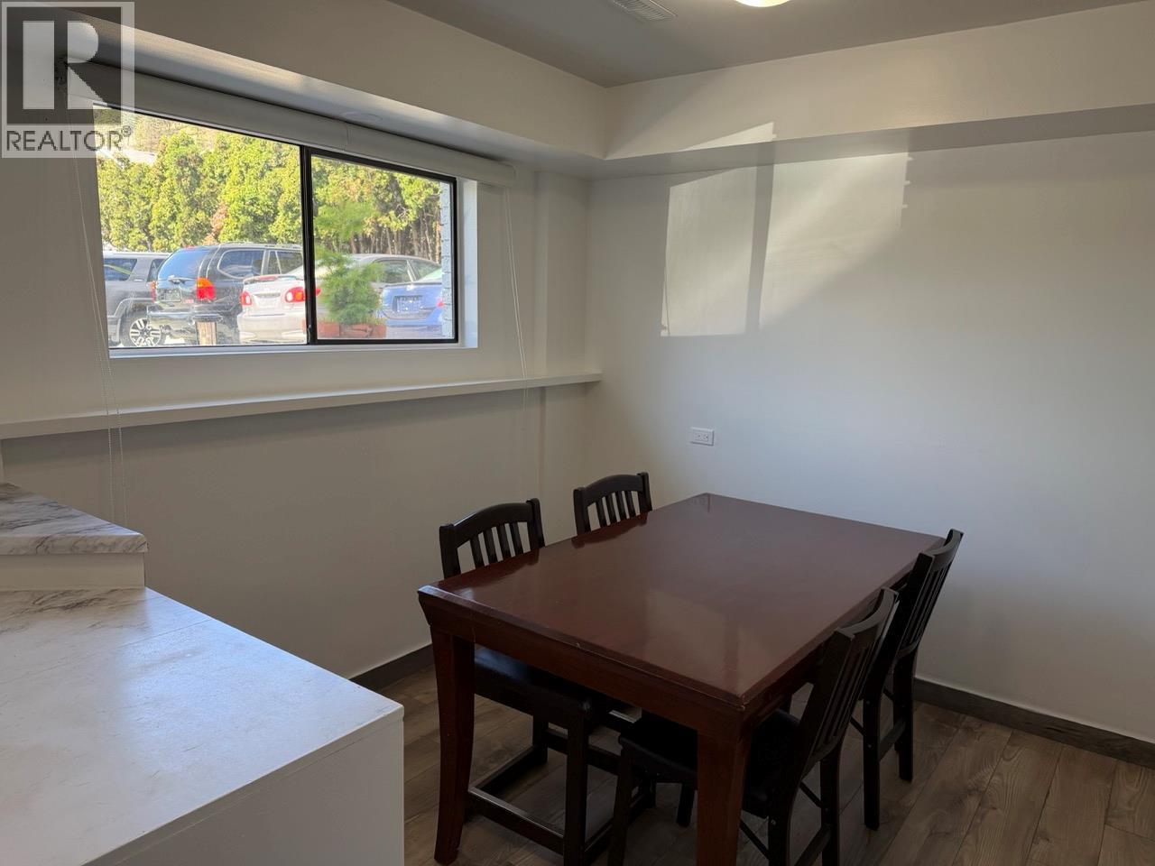 647 Clifton Road - 30
