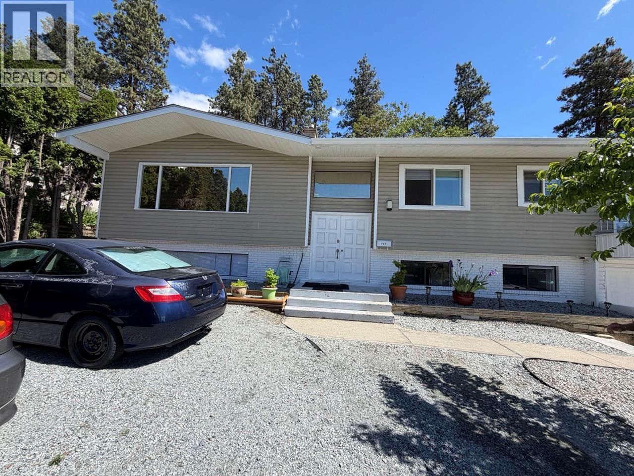 647 Clifton Road - 40