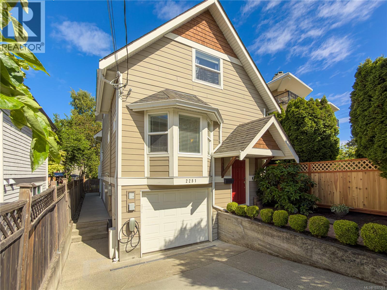 2251 Eastdowne Road, Oak Bay