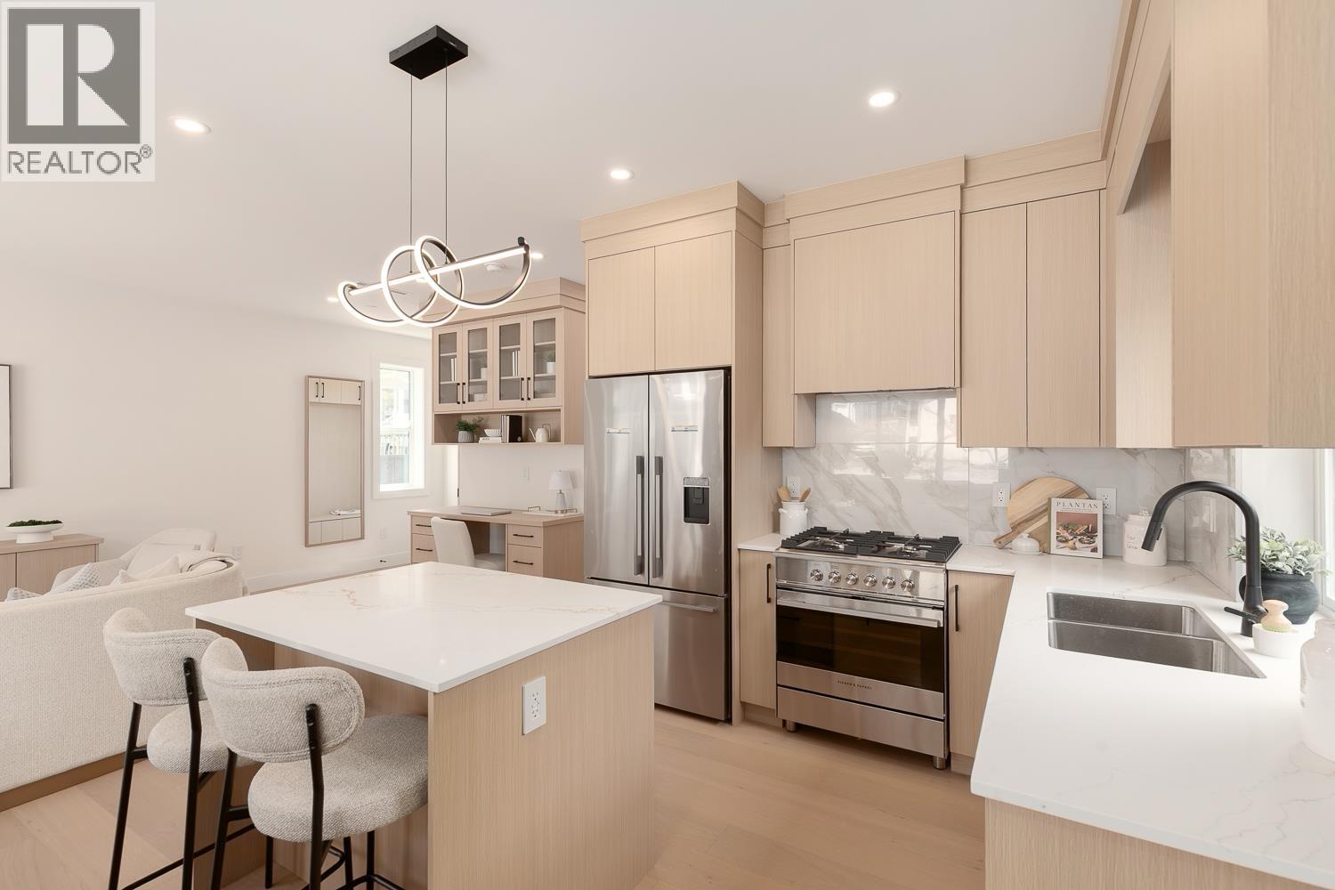 4 3635 TURNER STREET, Vancouver