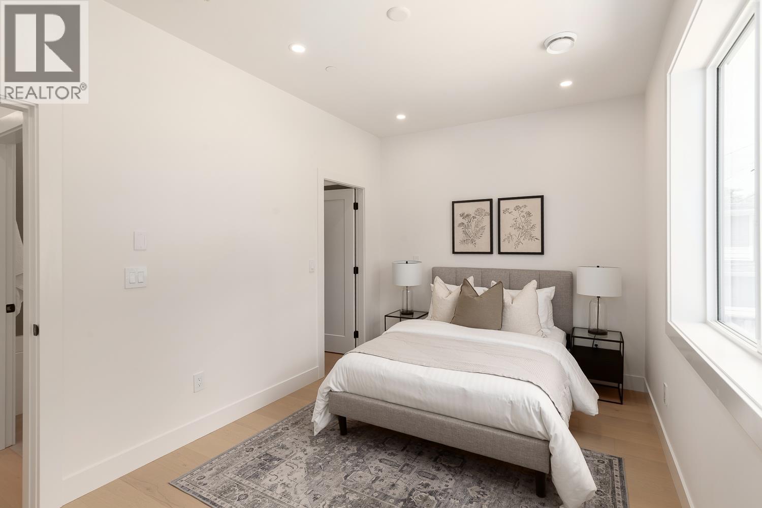 4 3635 TURNER STREET, Vancouver