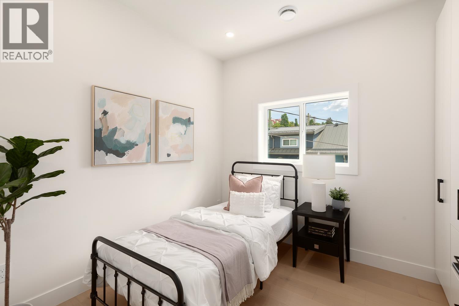 4 3635 TURNER STREET, Vancouver