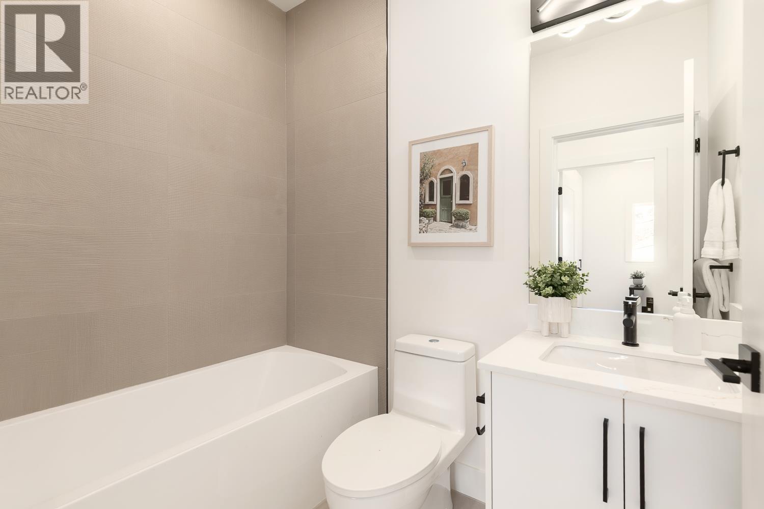 4 3635 TURNER STREET, Vancouver