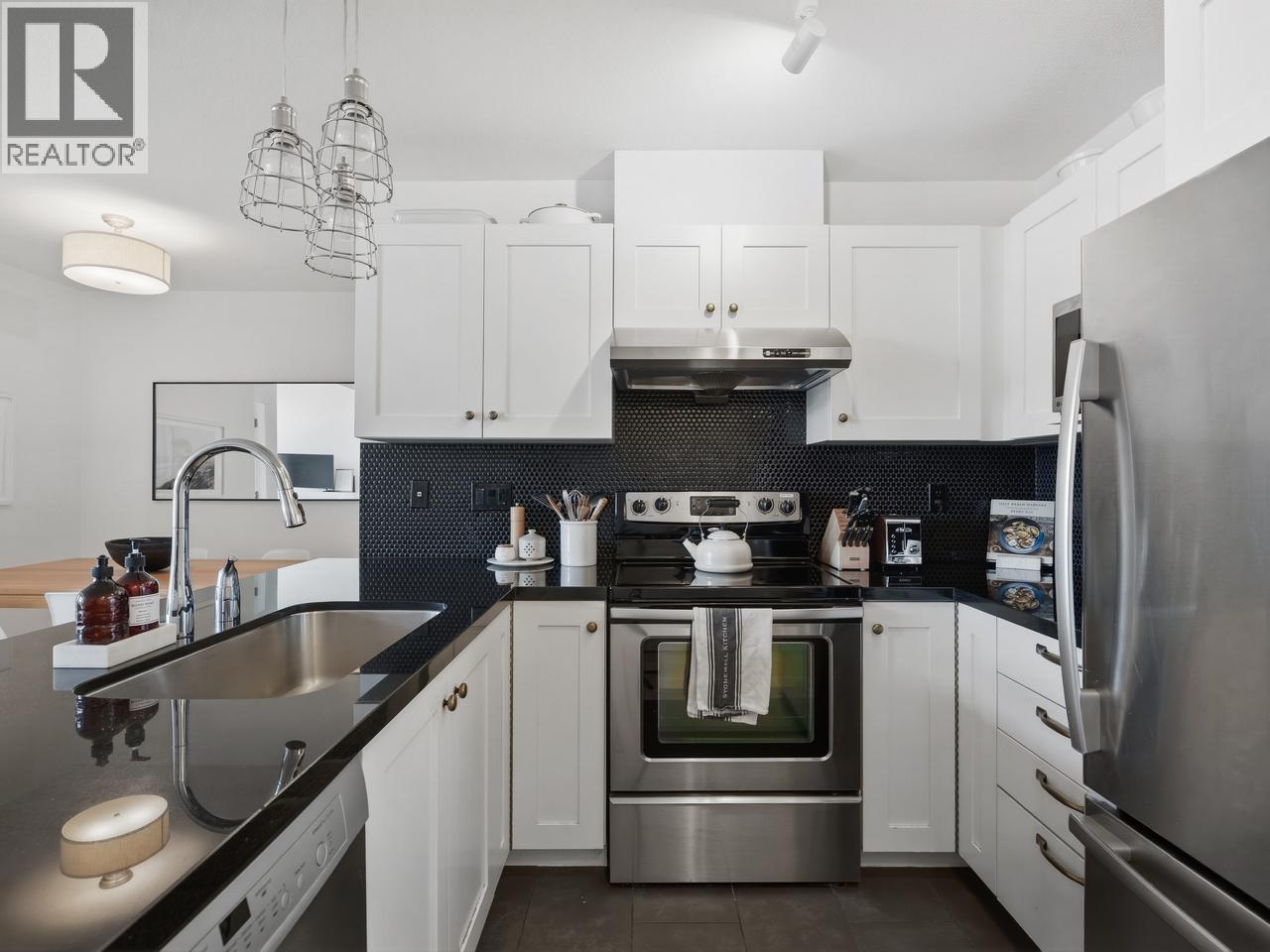 414 738 E 29TH AVENUE, Vancouver