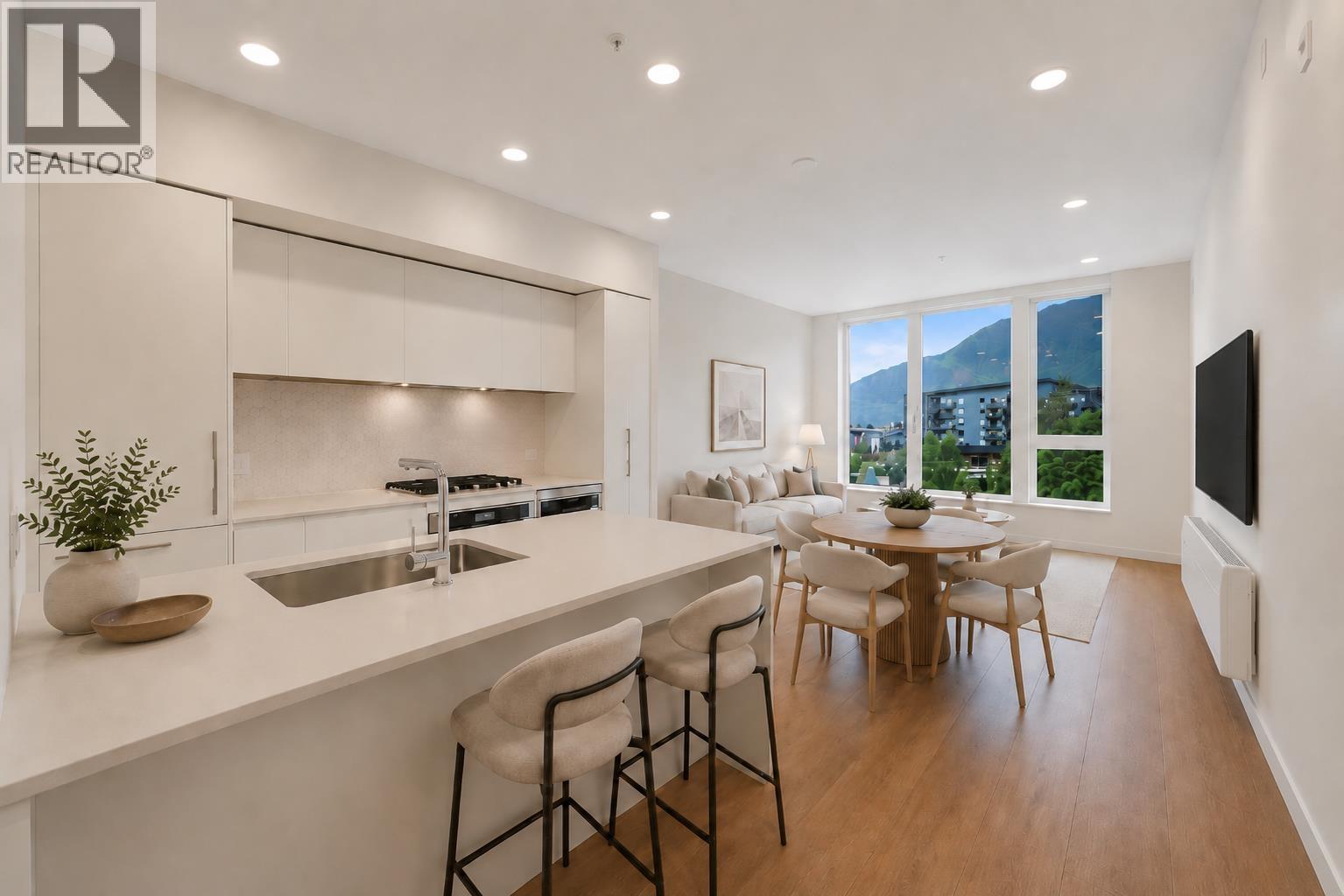 401 1500 SCOTT CRESCENT, Squamish