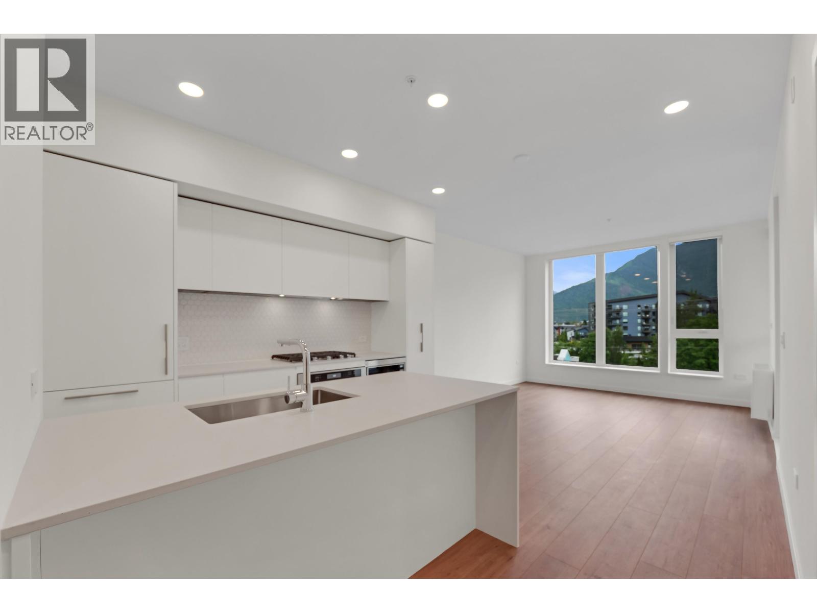 401 1500 SCOTT CRESCENT, Squamish
