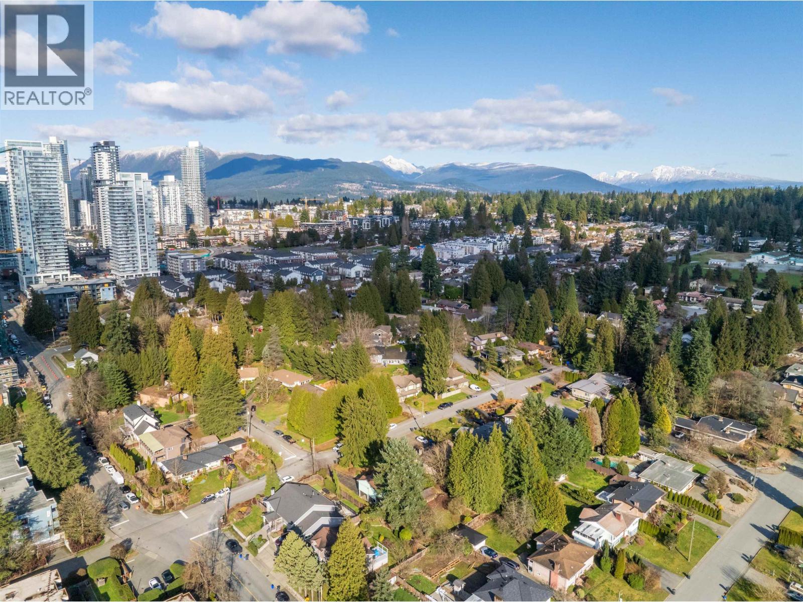 525 PERTH AVENUE, Coquitlam