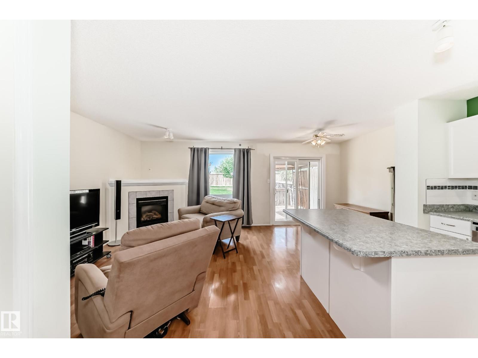 9147 165 AV NW - 10