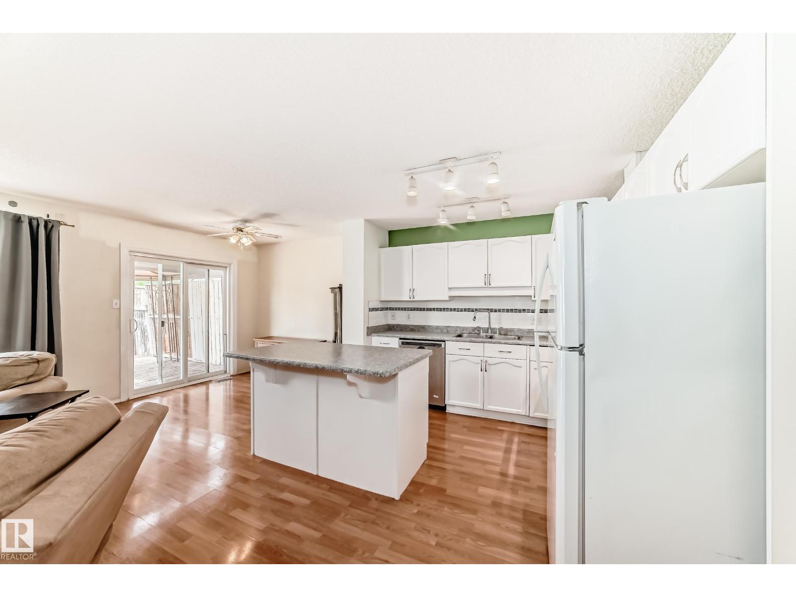 9147 165 AV NW - 11