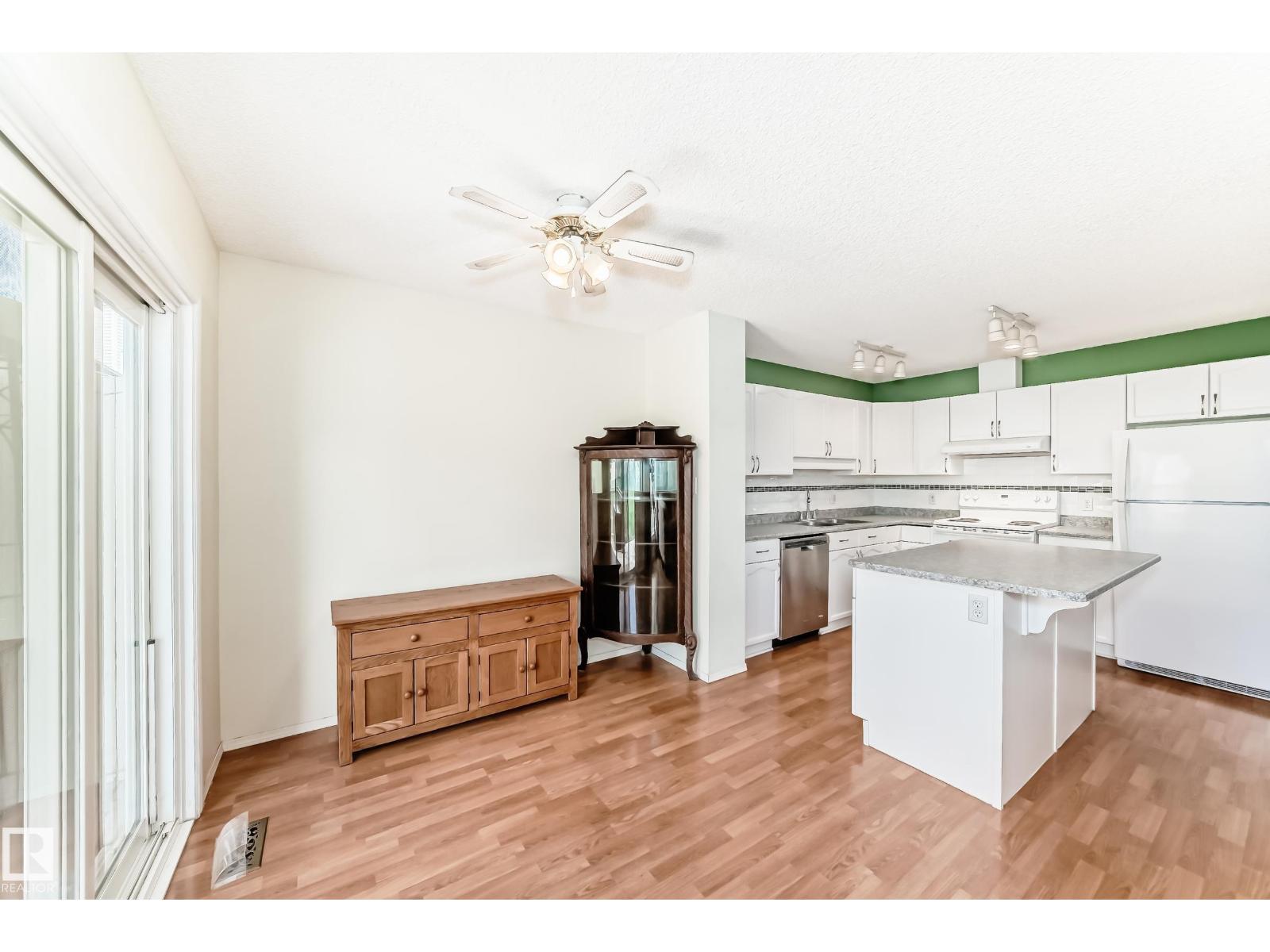 9147 165 AV NW - 12