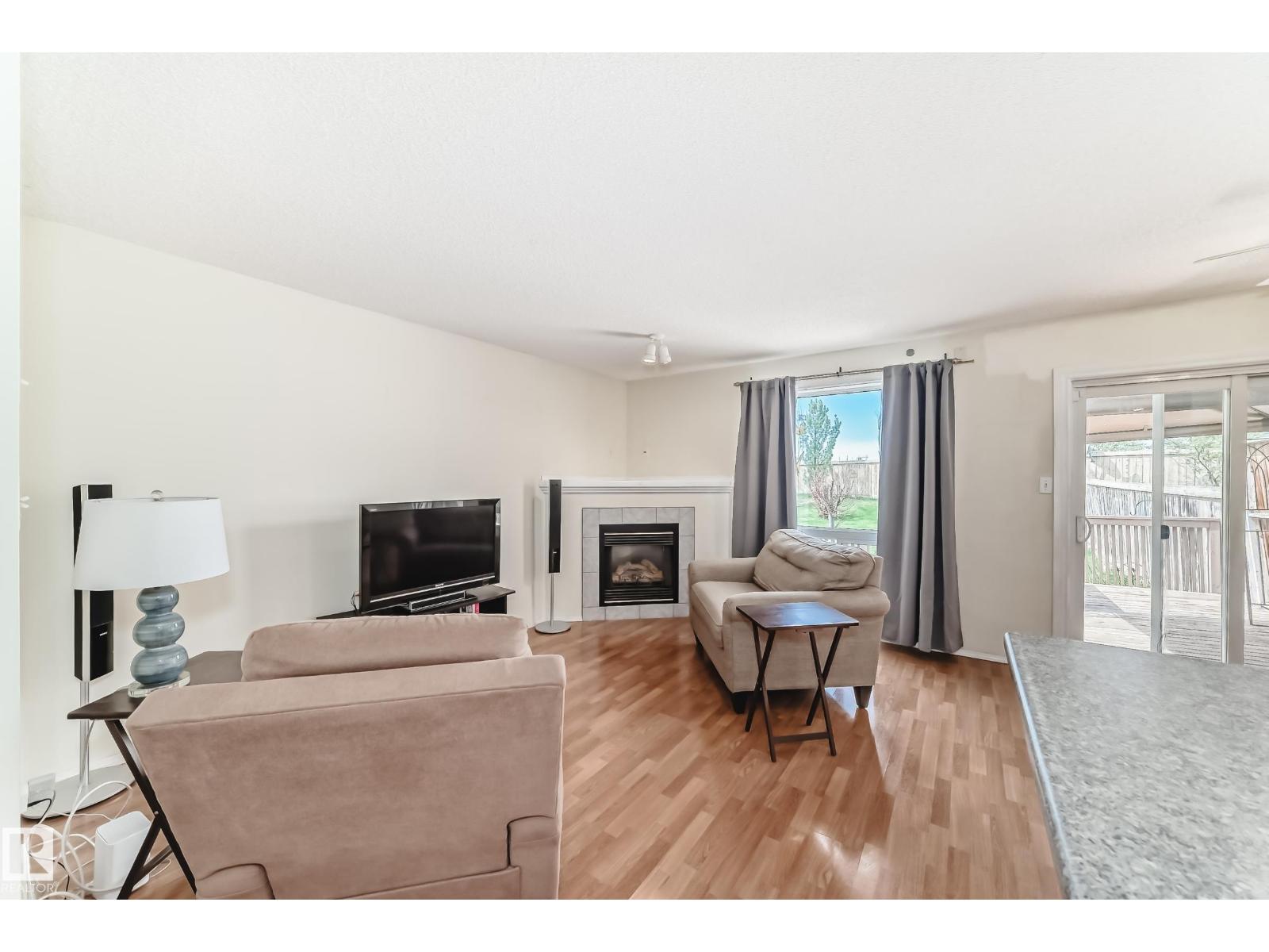 9147 165 AV NW - 15