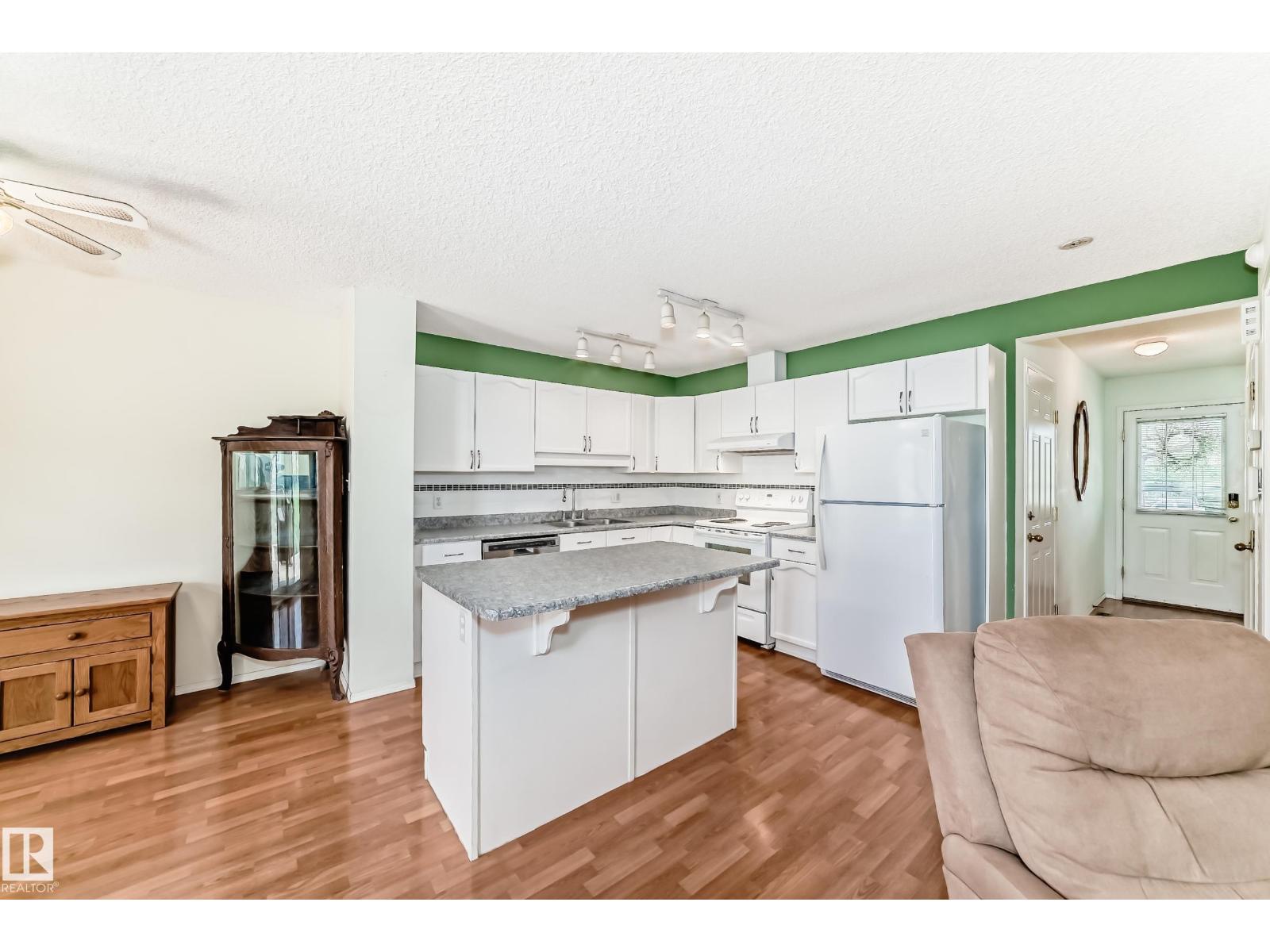9147 165 AV NW - 9
