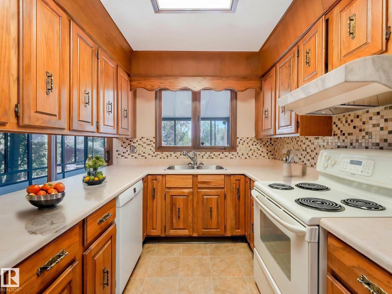 18514 86A AV NW - 13