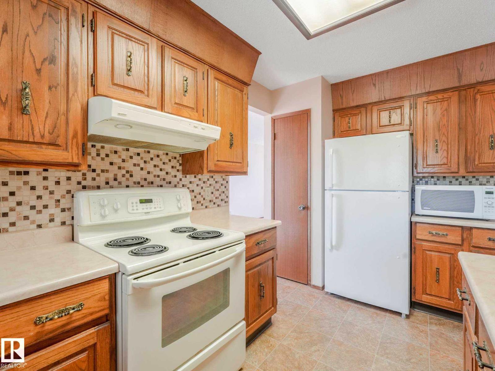 18514 86A AV NW - 15
