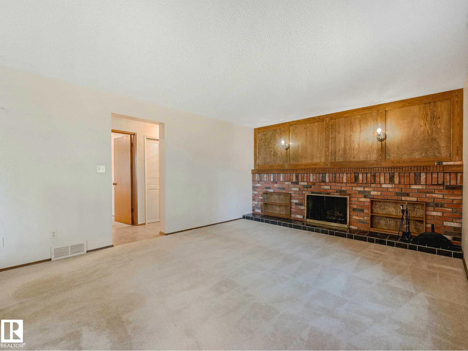 18514 86A AV NW - 22