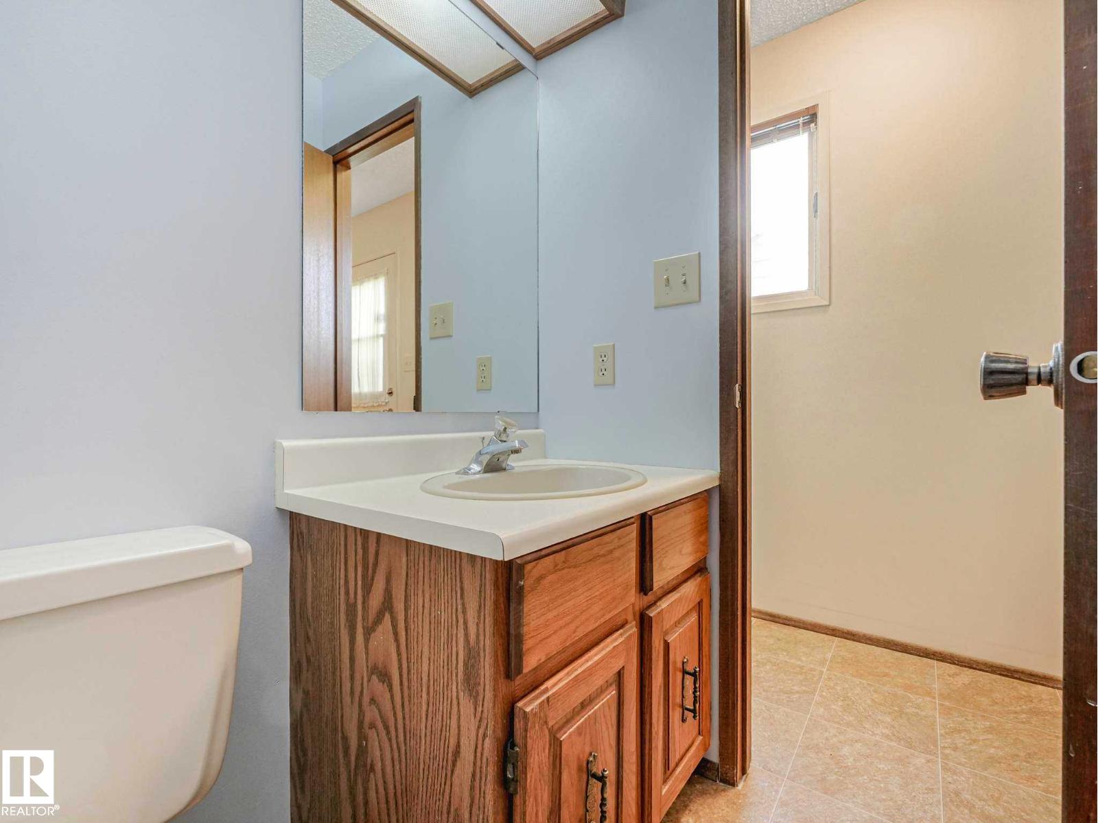 18514 86A AV NW - 29
