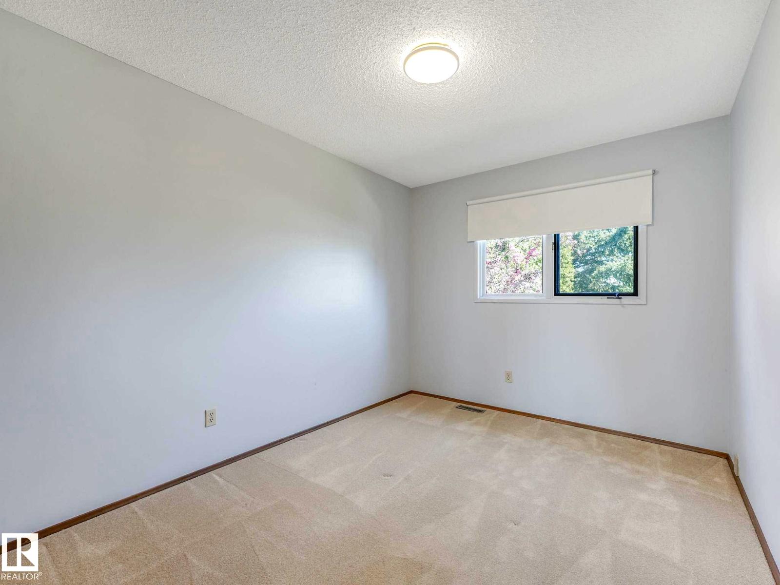 18514 86A AV NW - 36