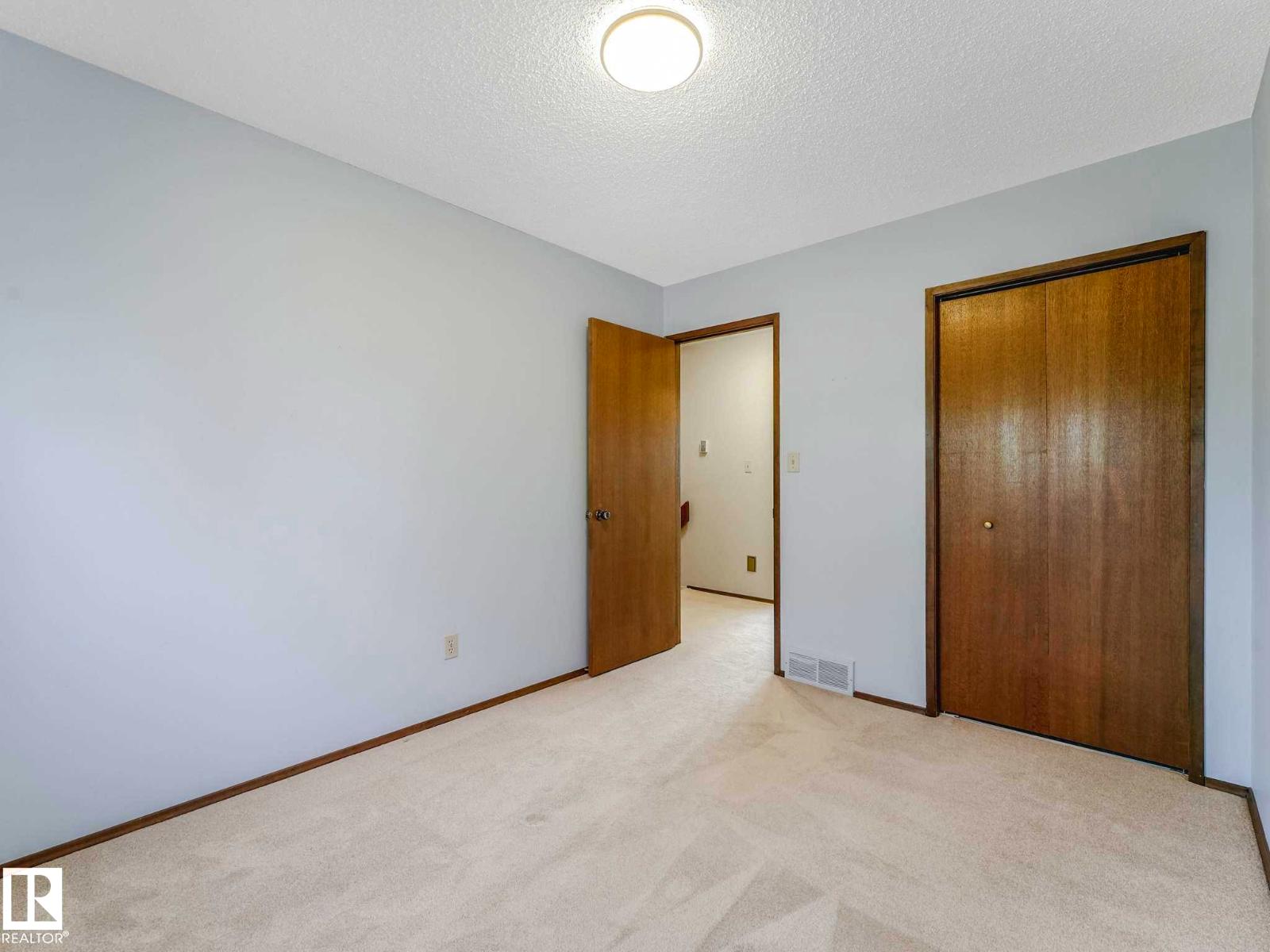18514 86A AV NW - 38