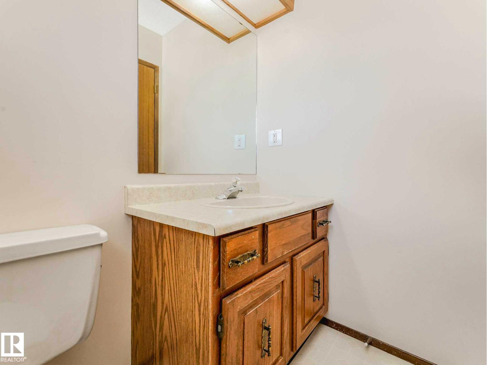 18514 86A AV NW - 45