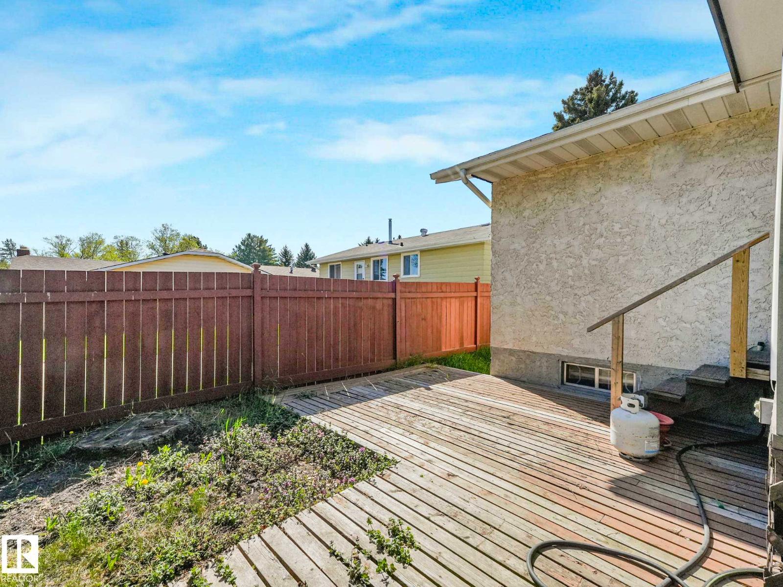 18514 86A AV NW - 60