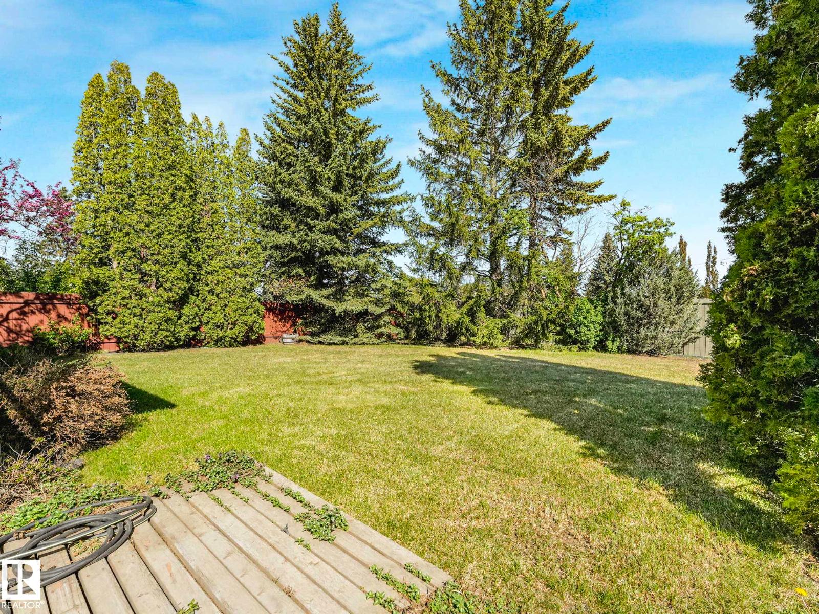 18514 86A AV NW - 61