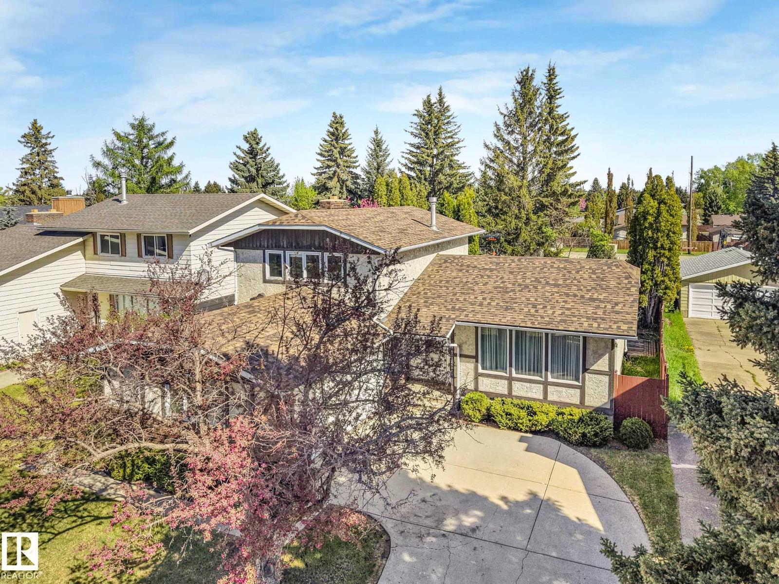 18514 86A AV NW - 63