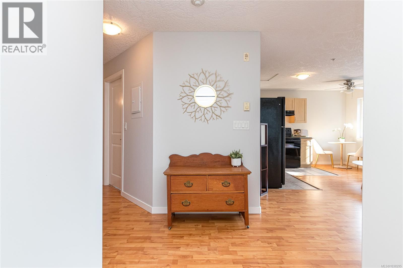 #203 2844 Bryn Maur Rd - 5