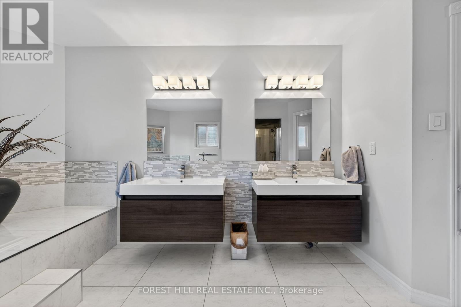 15 PALMERSTON DRIVE - 29