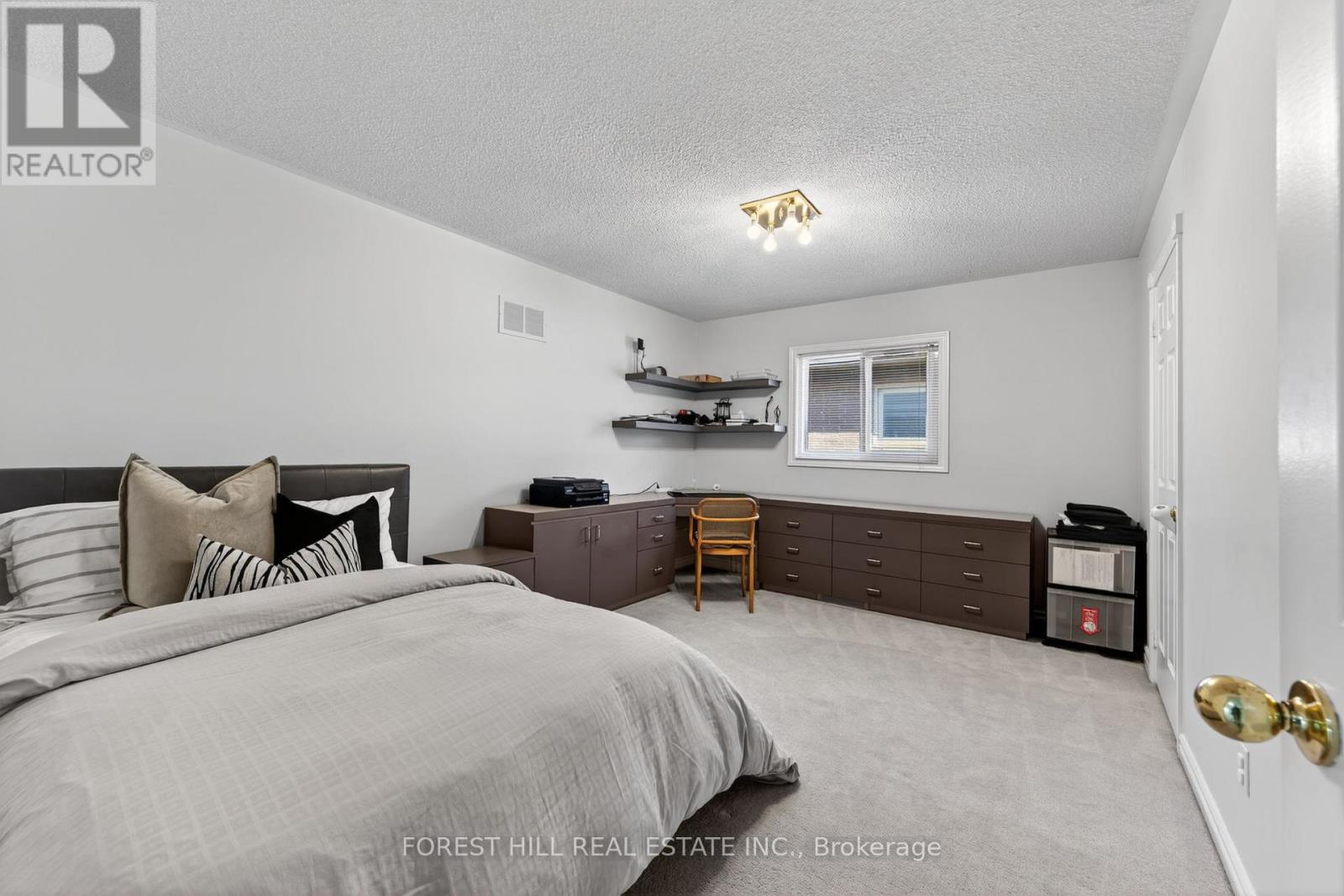 15 PALMERSTON DRIVE - 36