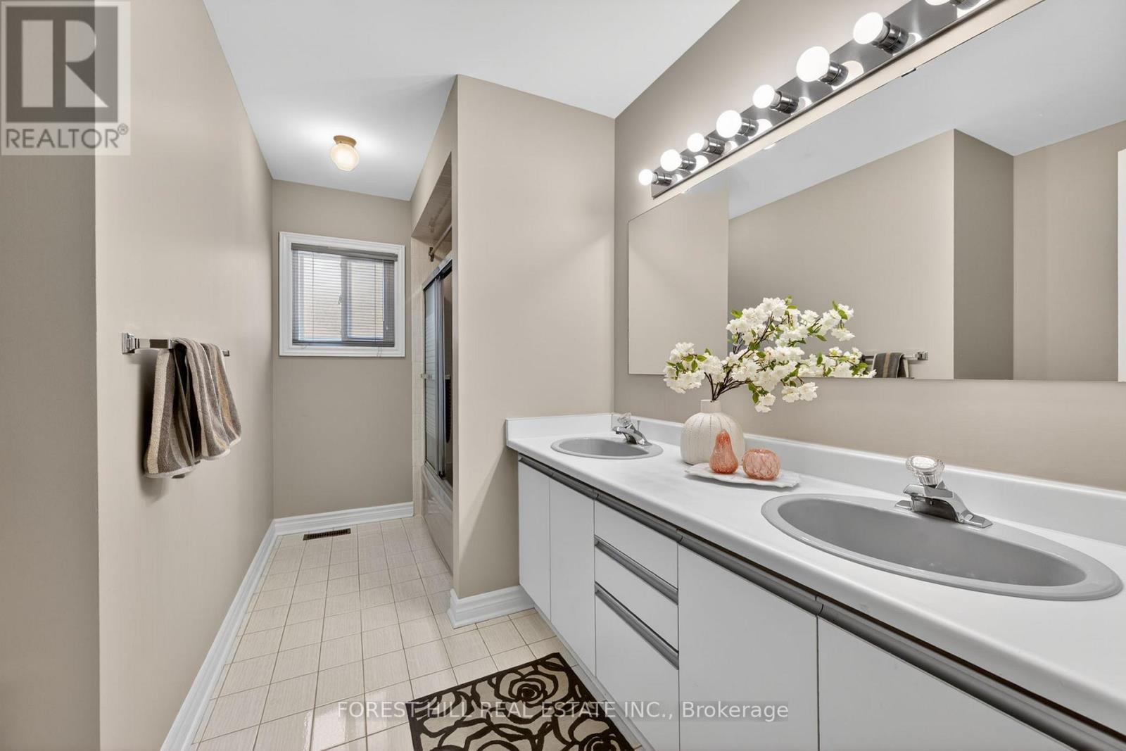 15 PALMERSTON DRIVE - 38