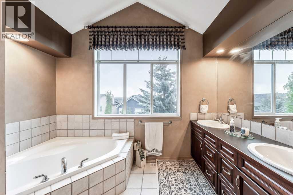 40 Cougar Ridge Heights SW - 35