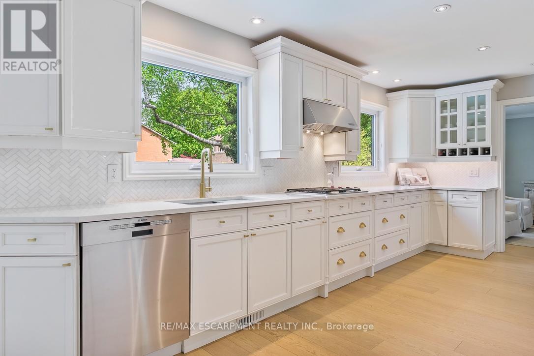 511 CHAMBERLAIN LANE - 13