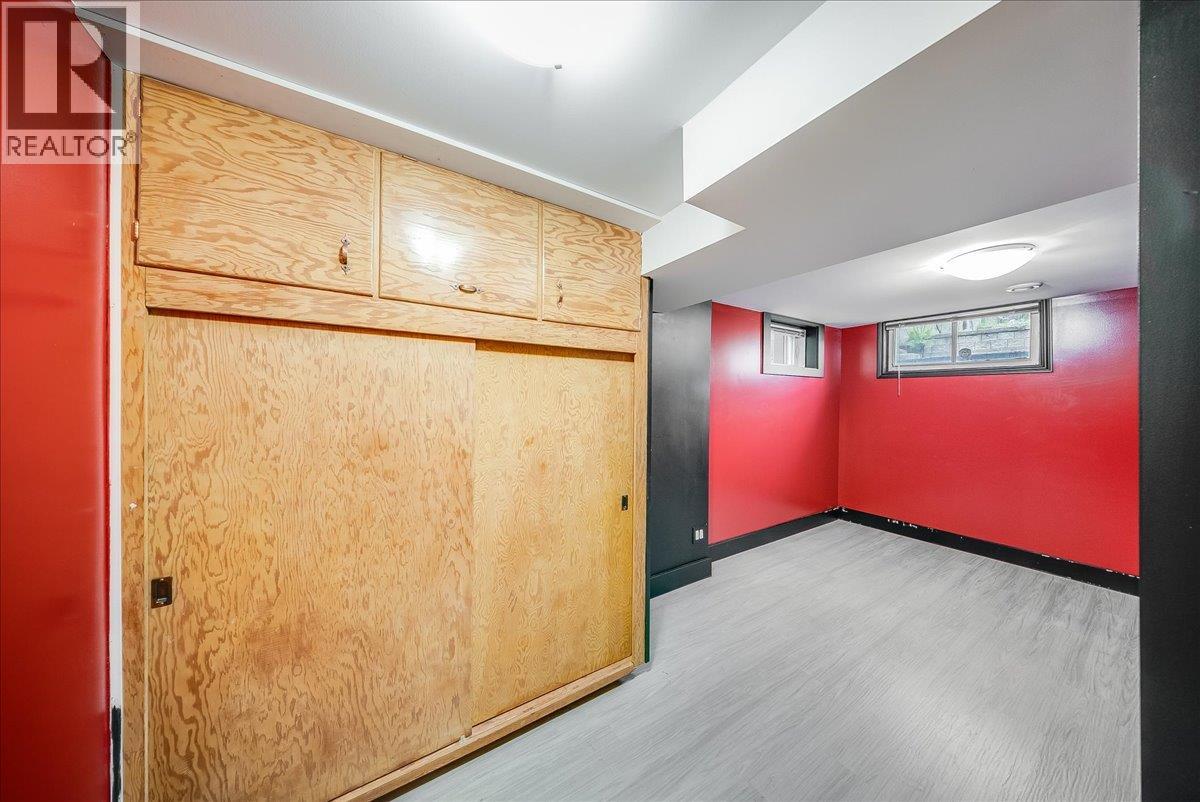 1480 Third Avenue, Trail