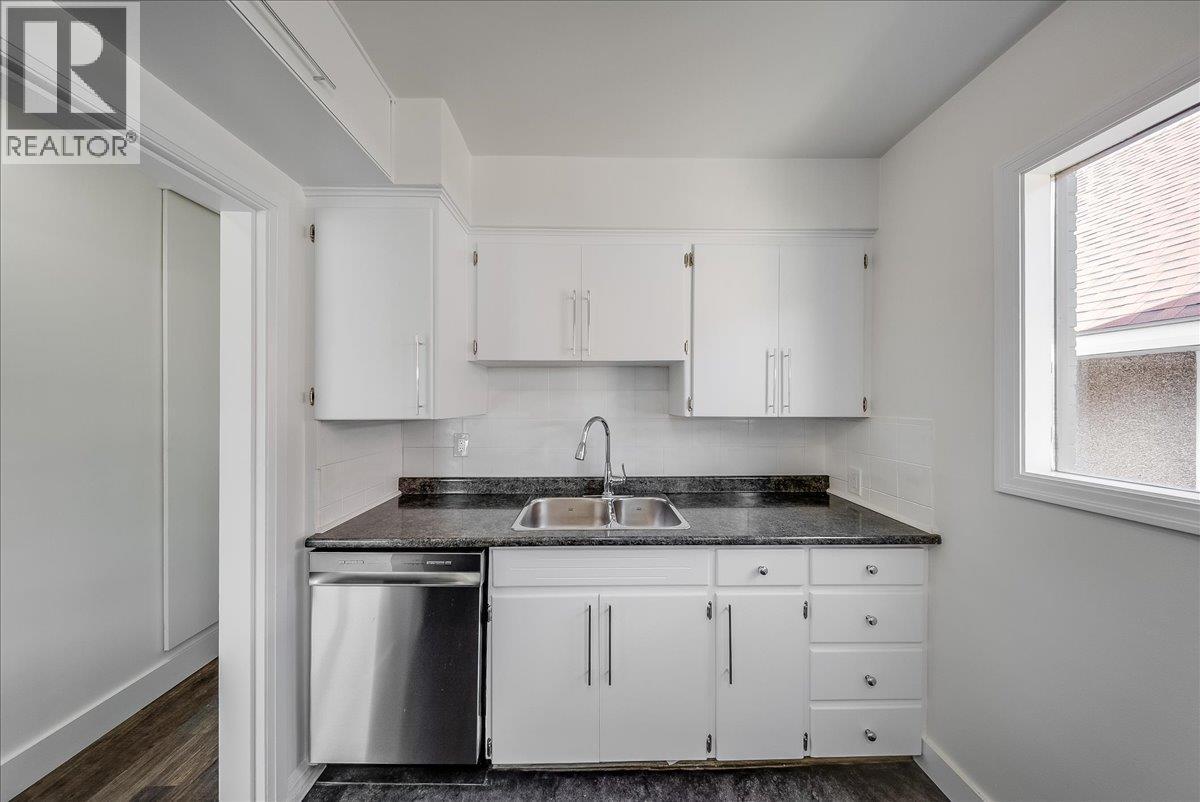 1480 Third Avenue, Trail