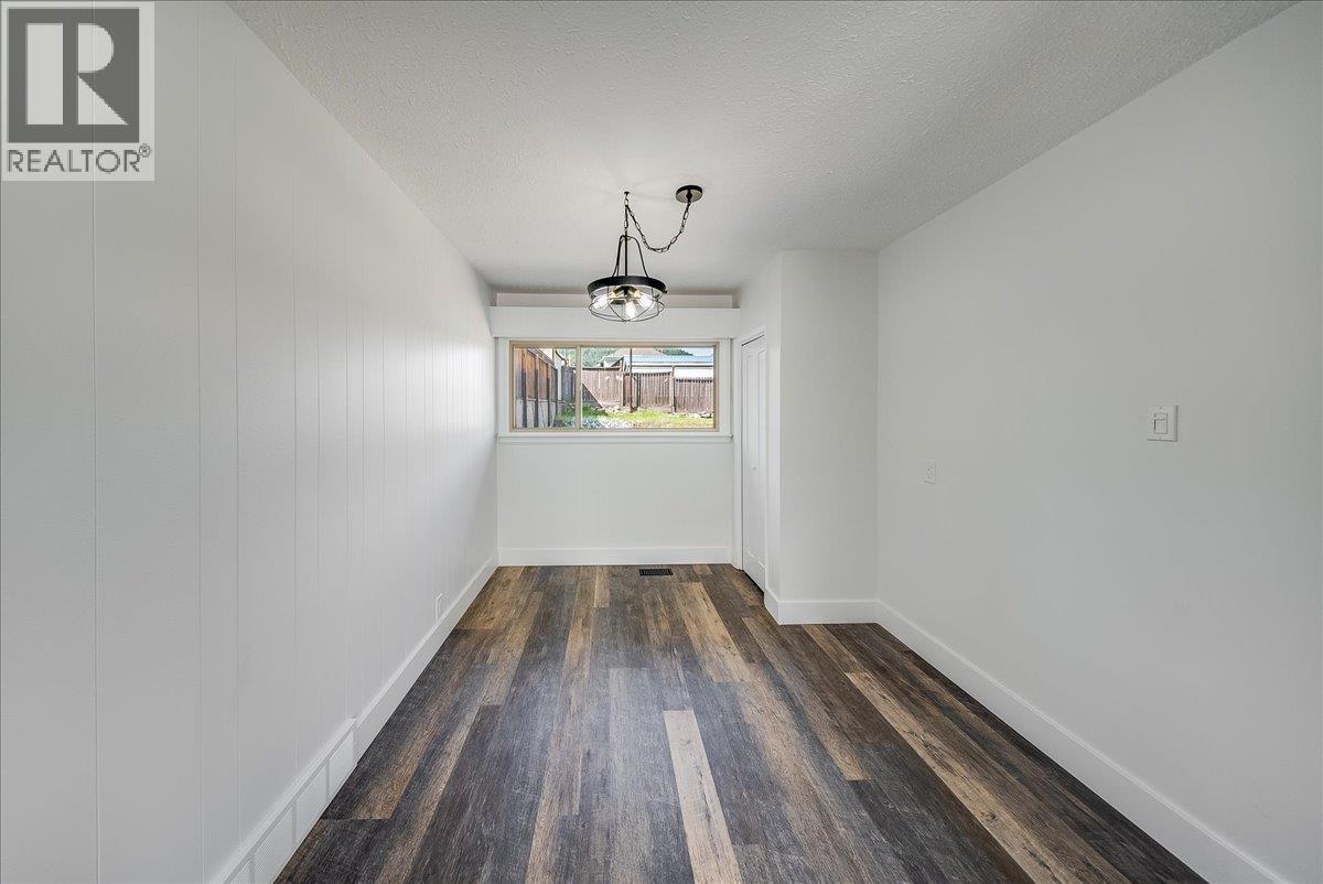1480 Third Avenue, Trail