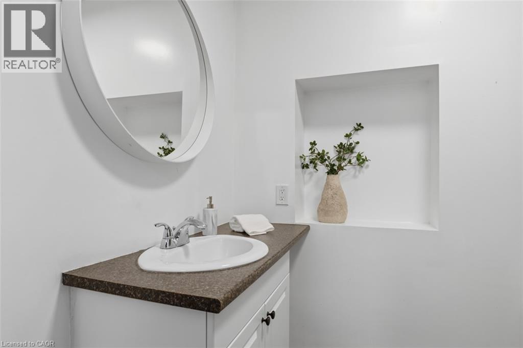 53 S EBY Street S - 37