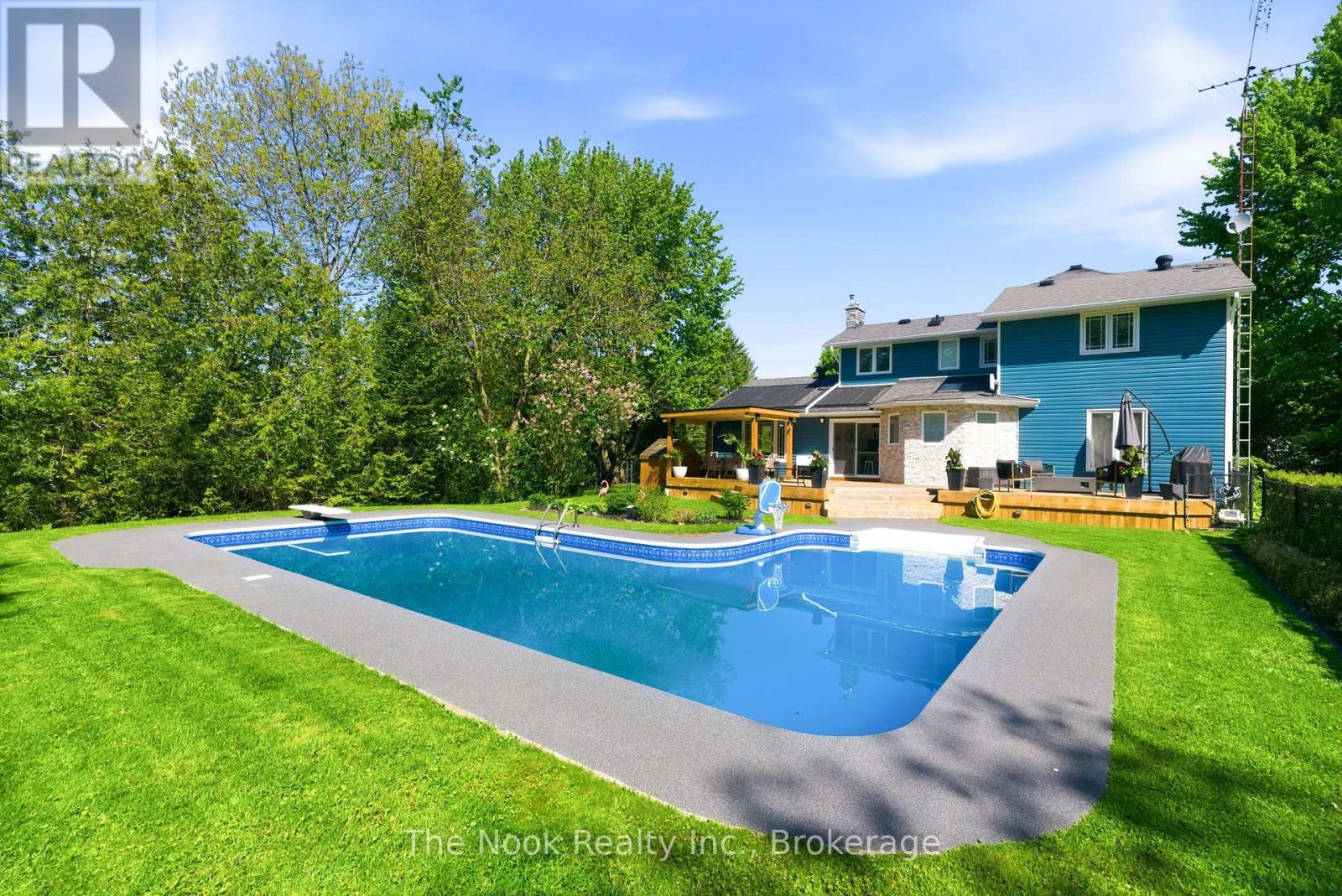 15 HILLSIDE DRIVE - 35