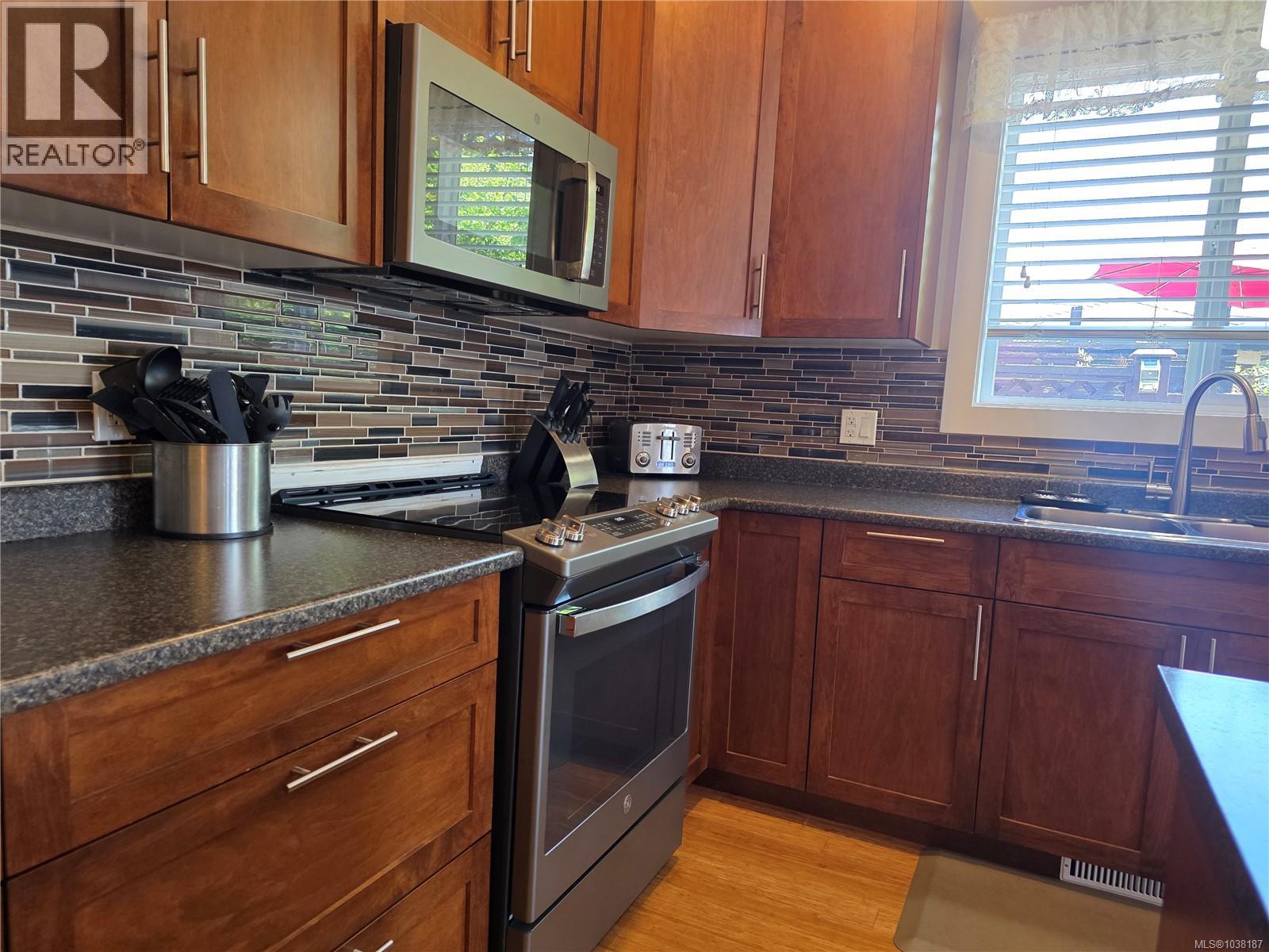 1 3908 Marpole St, Port Alberni