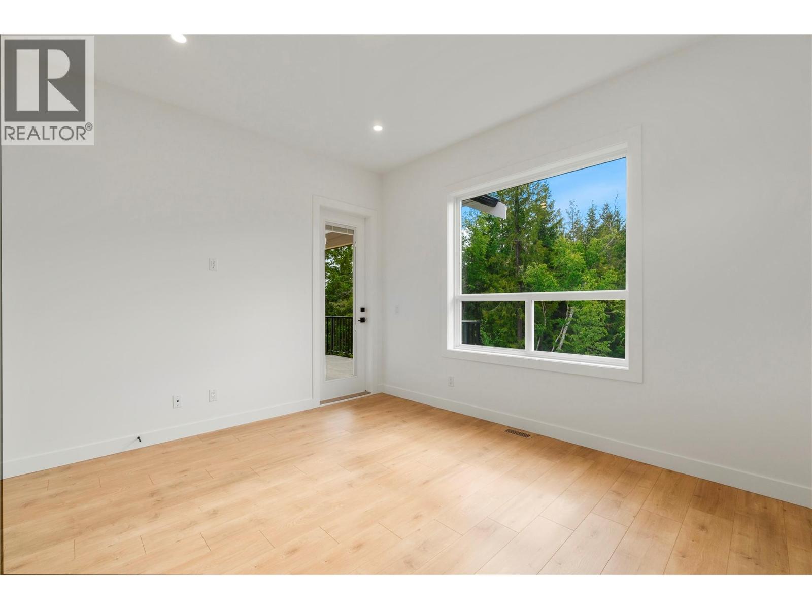 6800 42 Street NE - 21