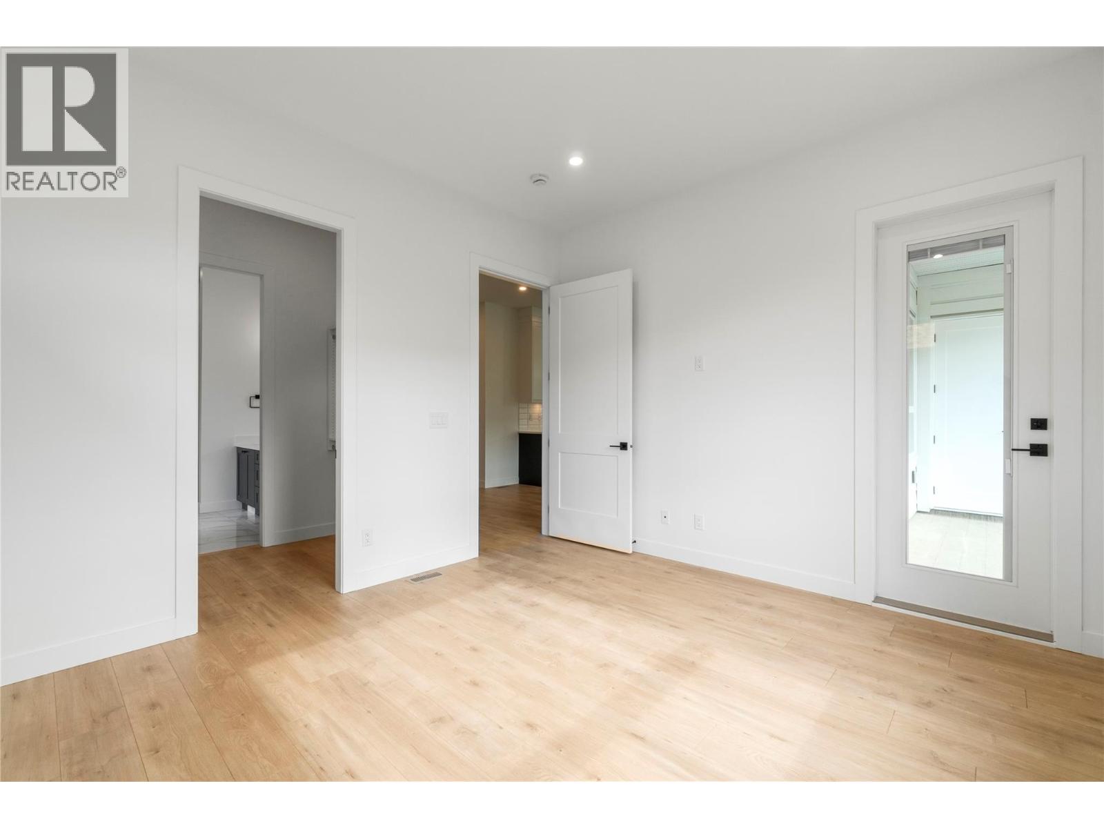 6800 42 Street NE - 23