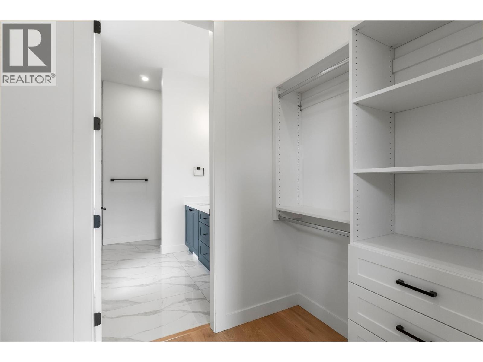 6800 42 Street NE - 25