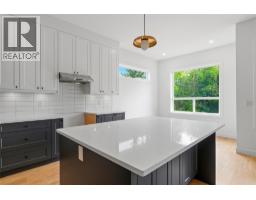 Full bathroom - 6800 42 Street Ne, Salmon Arm, BC V0E1K0 Photo 7