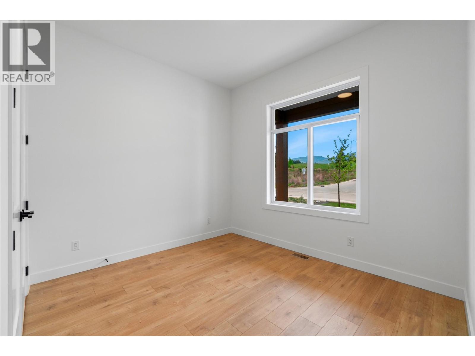 6800 42 Street NE - 29