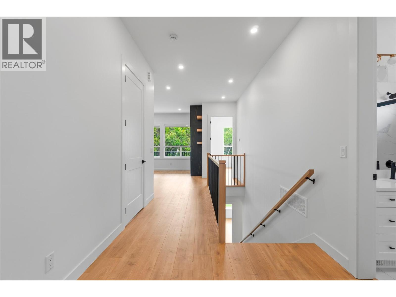 6800 42 Street NE - 33