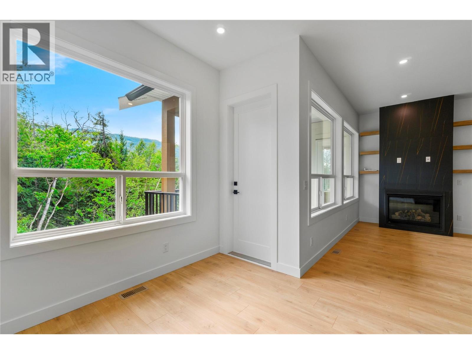 6800 42 Street NE - 12