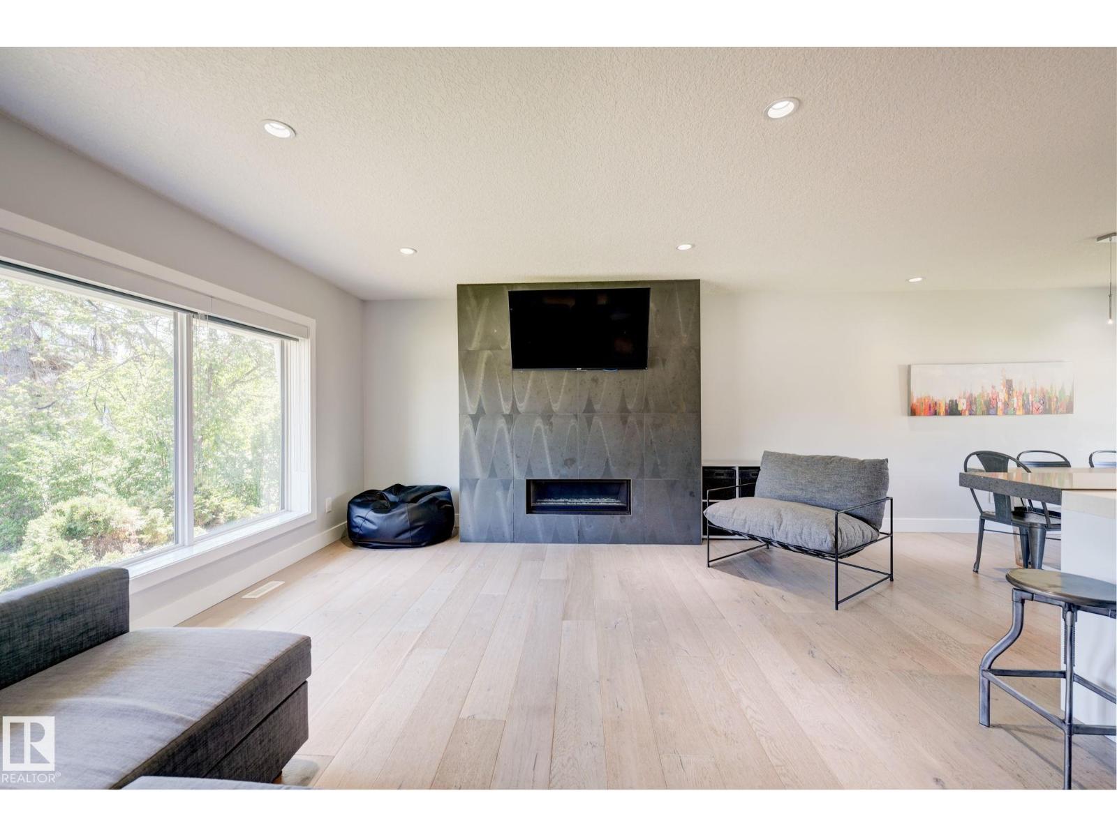 7920 119 ST NW - 13